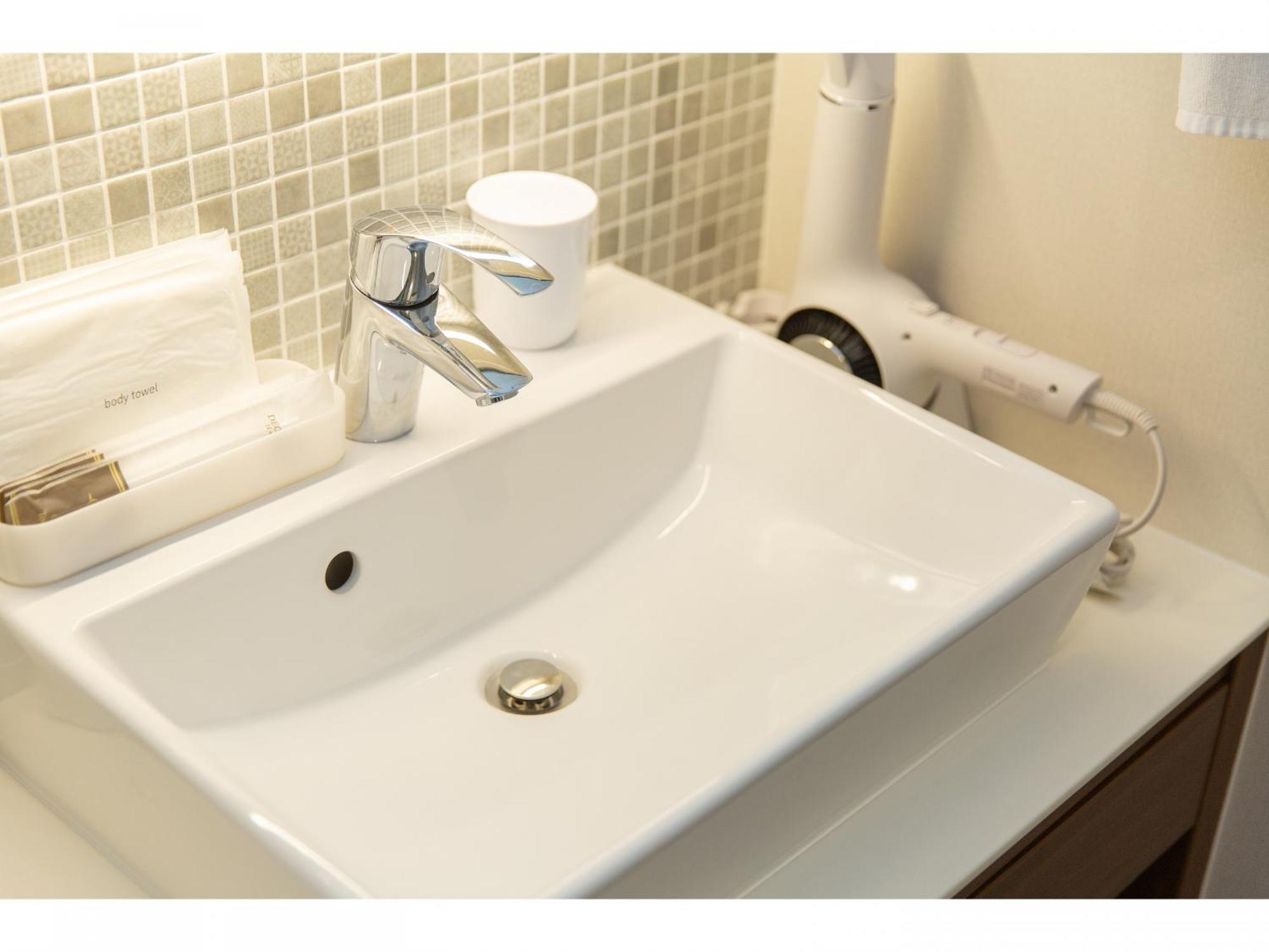 Grand Base Hiroshima Ekimae Aparthotel Kültér fotó