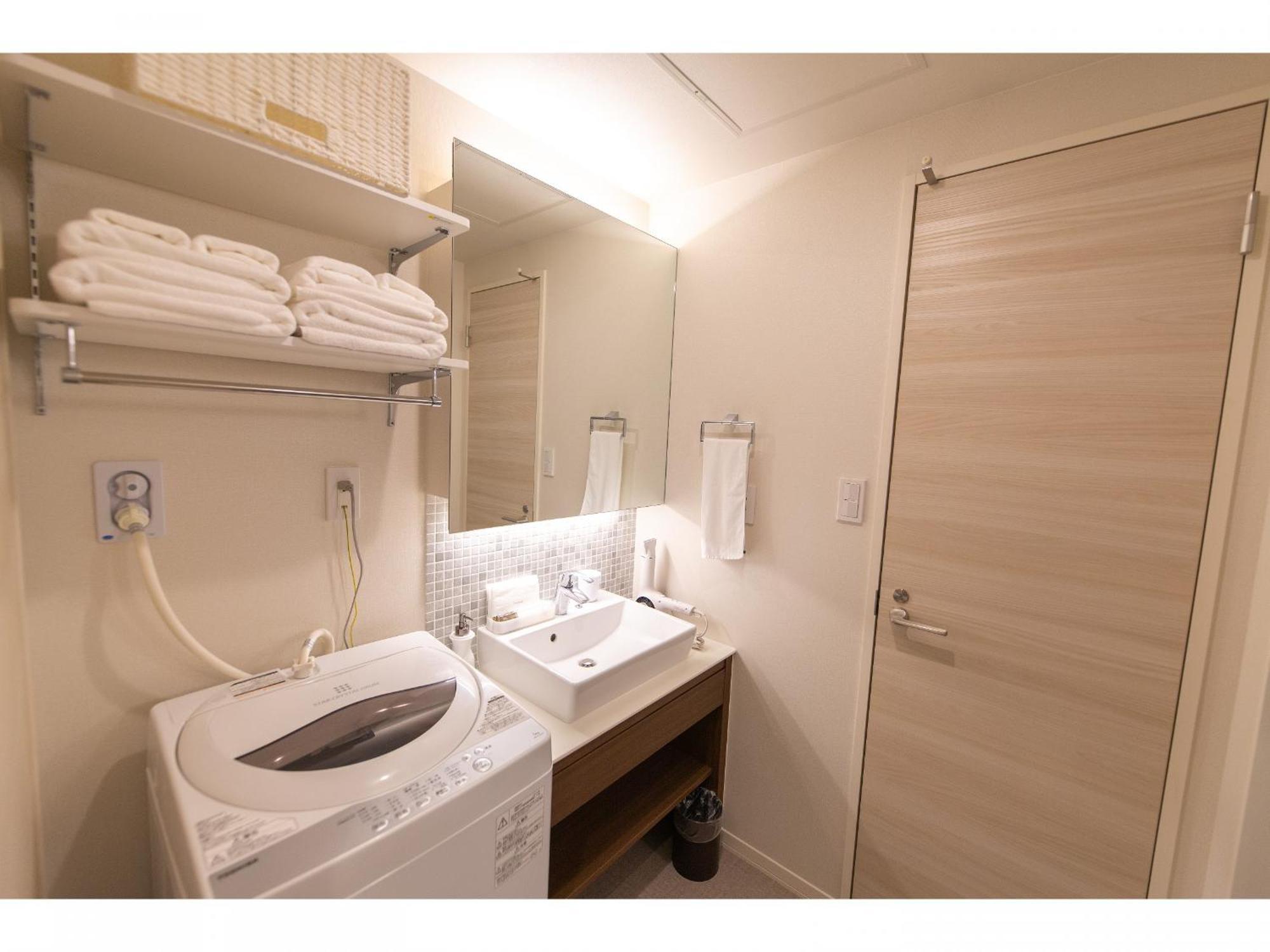 Grand Base Hiroshima Ekimae Aparthotel Kültér fotó